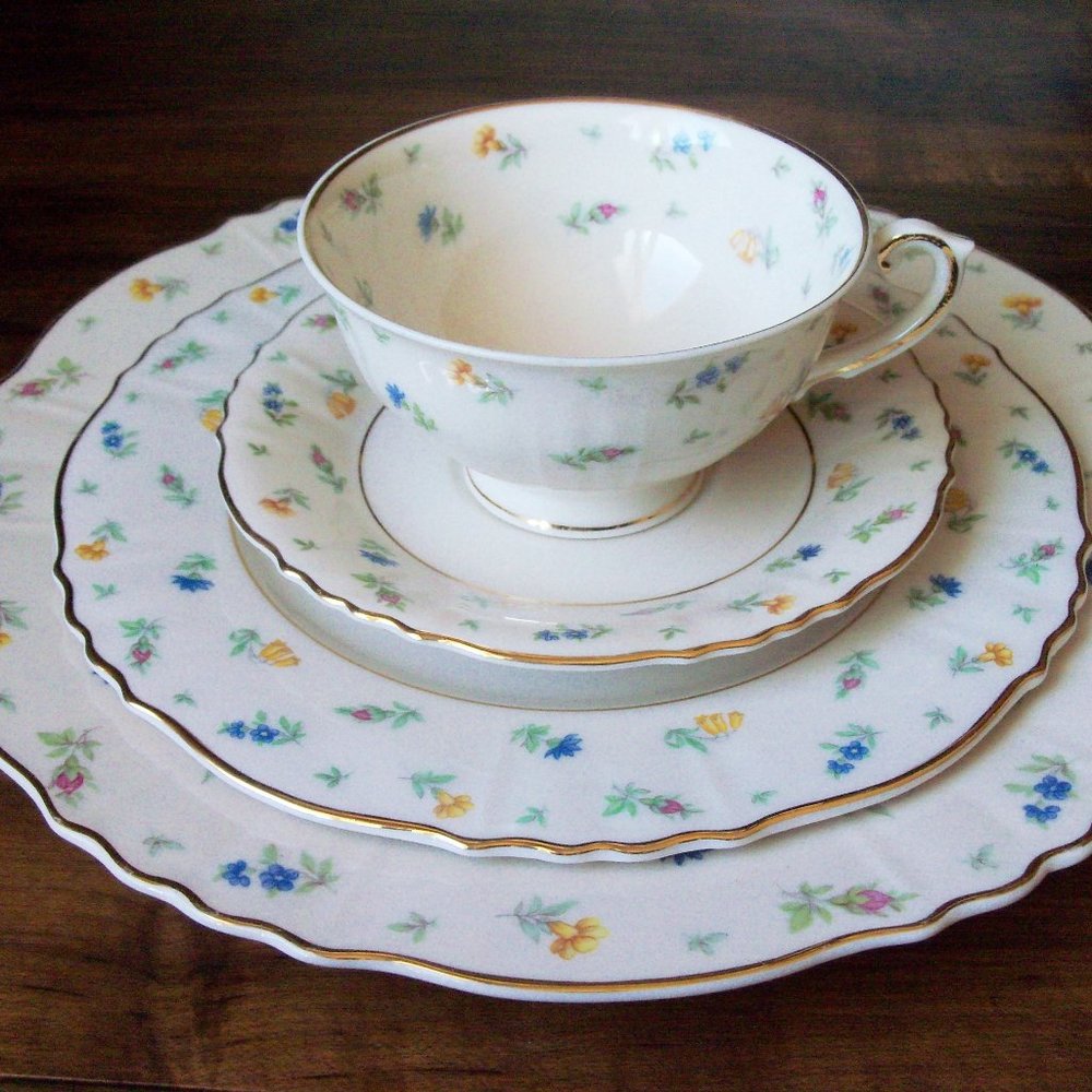 Syracuse porcelain china set of 4 (#EV389)